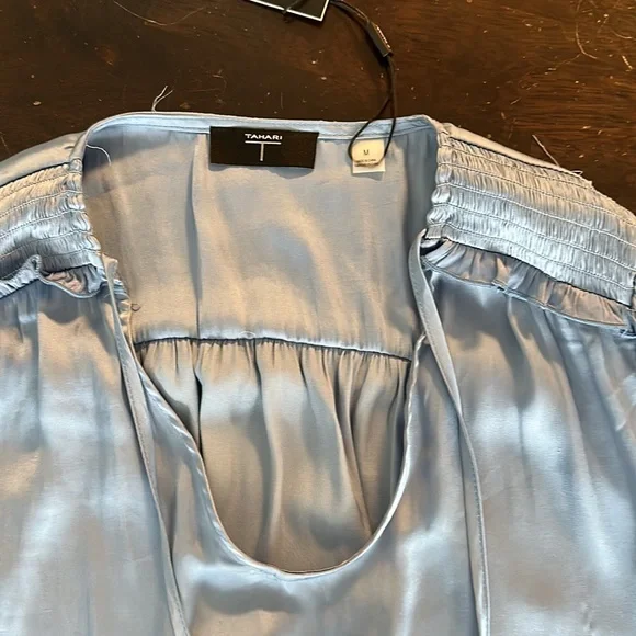 NWT Tahari silky blue polyester long sleeve blouse - Picture 3 of 4